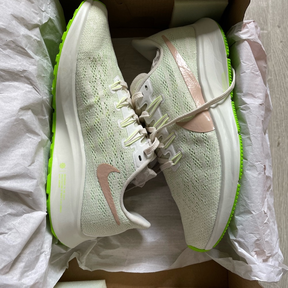 Womens Nike Air Zoom Pegasus 36 (Beige-Barely, Size 6.5)